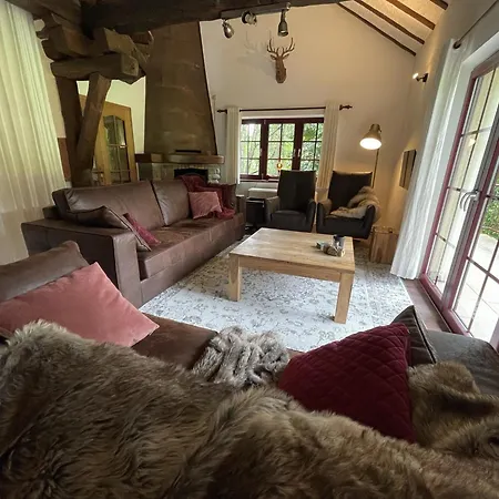 Ardennes With Riverside Garden And Views, Cleaning Included Atzerath